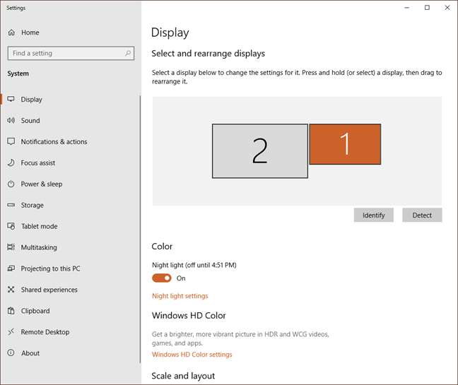 Окно разрешения экрана с несколькими мониторами в Windows 10