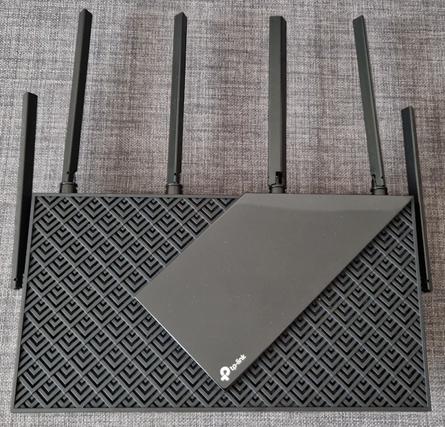 TP-Link Archer AX73 имеет шесть внешних антенн.