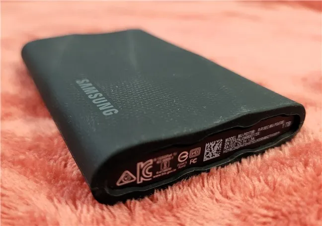 Samsung T9 — магнит для пыли и мусора