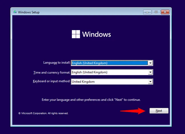 Первый экран установки Windows 11