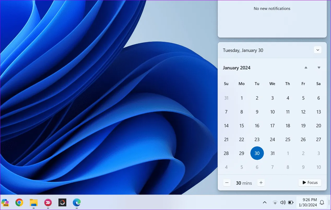 Расширенный календарь панели задач в Windows 11