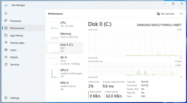 SSD-накопитель емкостью 1 ТБ внутри ASUS NUC 14 PRO+