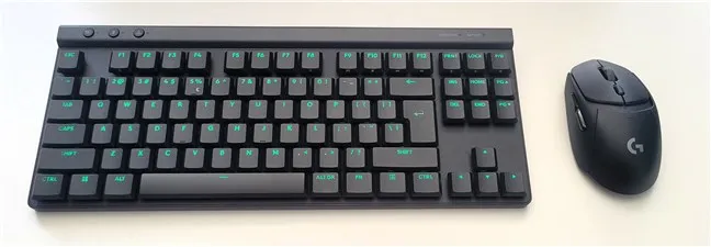 G309 LIGHTSPEED рядом с клавиатурой Logitech G G515 LIGHTSPEED TKL