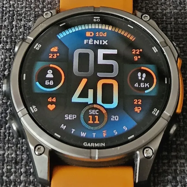 Я тестирую Garmin Fenix ​​8 47 мм с прекрасным сенсорным дисплеем AMOLED.