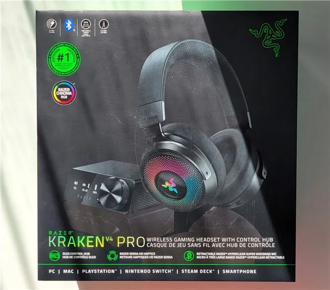 Упаковка Razer Kraken V4 Pro хорошо представляет гарнитуру