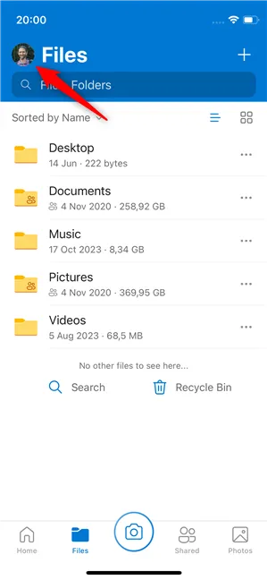 Нажмите на свою учетную запись в приложении OneDrive для iPhone.