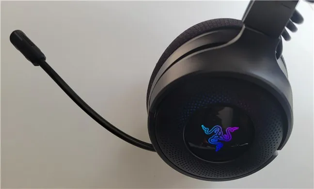 Микрофон на Razer Kraken V4 хорош, но его шумоподавление не самое лучшее