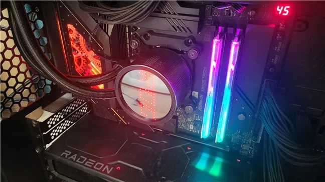 ASRock X870E Taichi имеет прекрасную RGB-подсветку