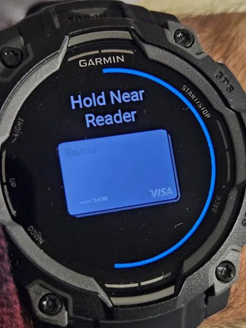 Сложно совершать платежи NFC с помощью Garmin Instinct 3