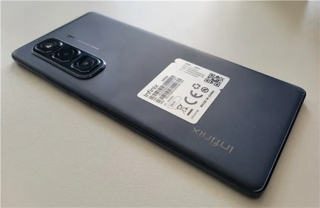 Infinix HOT 50 Pro+ не является водонепроницаемым