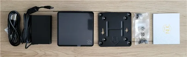 ASUS NUC 15 Pro поставляется со всем необходимым для начала работы