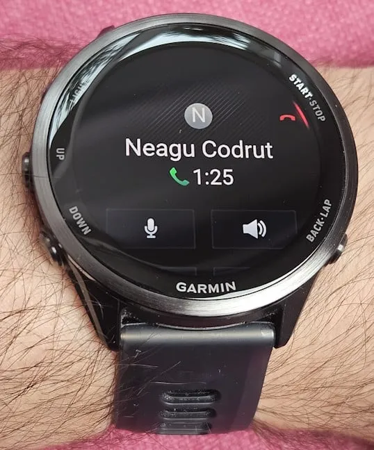 Вы можете принимать звонки на Garmin Forerunner 570