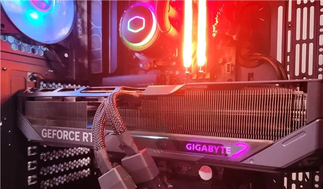 Графический процессор включает в себя RGB-подсветку