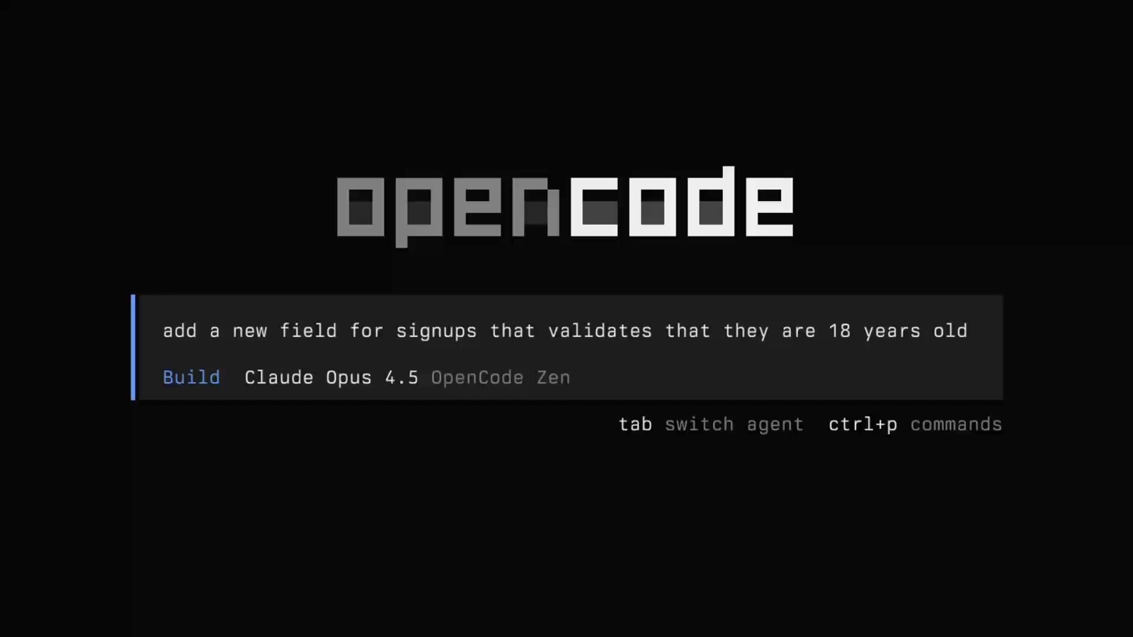 Интерфейс OpenCode сразу после запуска: выбор агента, модели и горячие клавиши